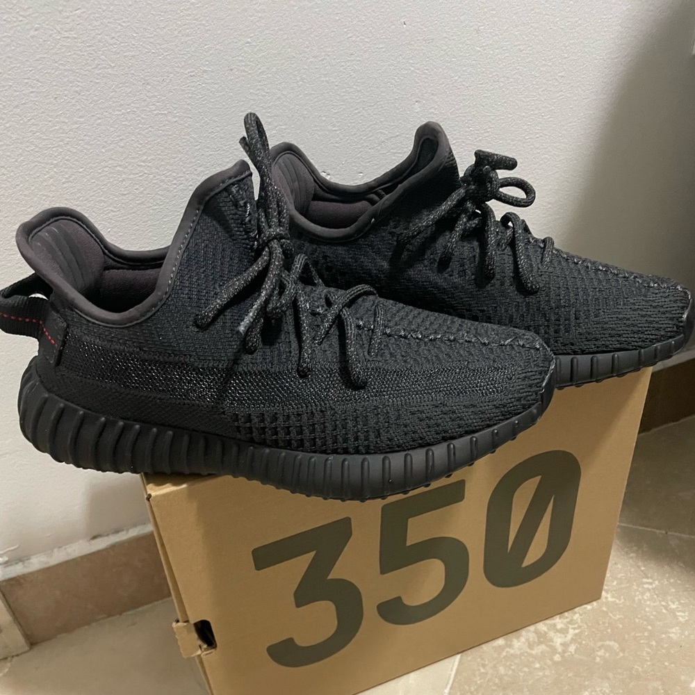 Yeezy Boost 350 V2
